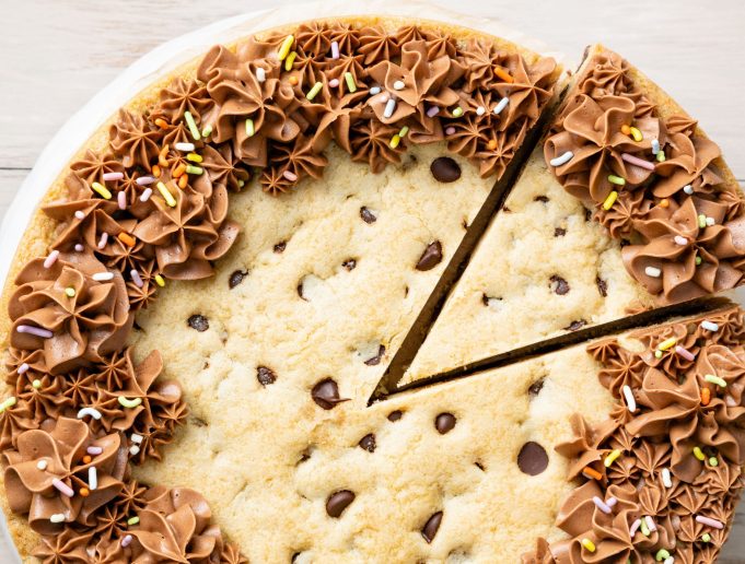 Chocolate Chip Cookie Cake e1677496017231